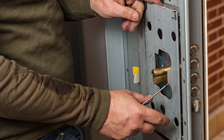 changer cylindre serrure Les Mureaux